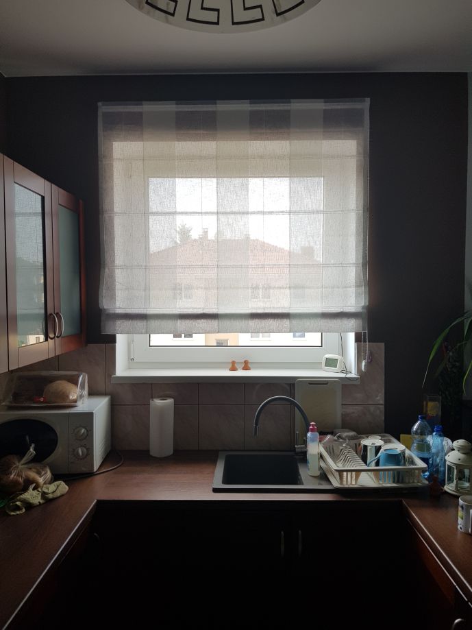 roleta rzymska, materiał transparentny prześwitujący, montaż do nadproża, materiał kolor biały