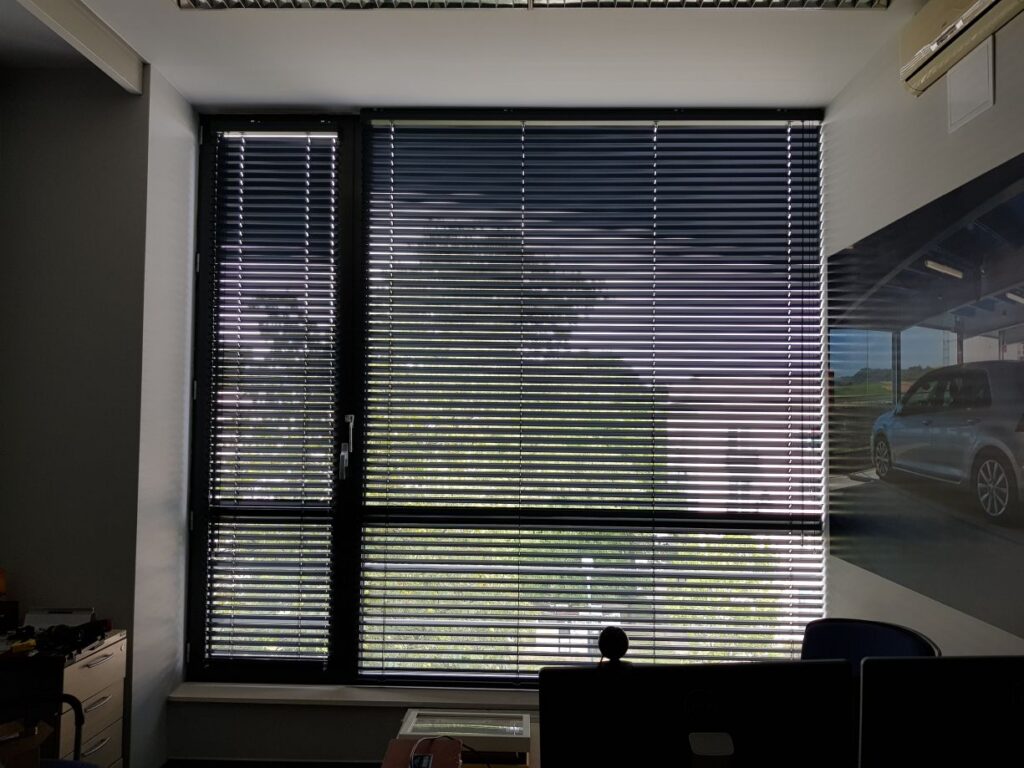 żaluzje aluminiowe 25mm,, kolor biały