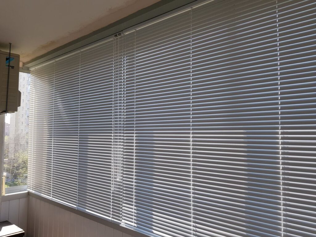 żaluzje aluminiowe 25mm,, kolor biały