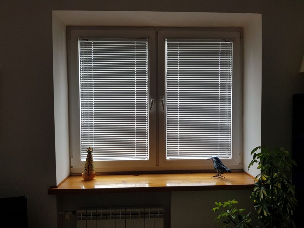 żaluzje aluminiowe 25mm,, kolor biały