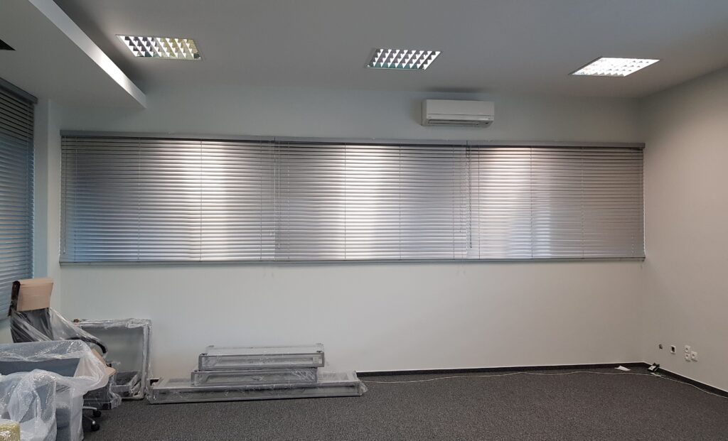 żaluzje aluminiowe 25mm,, kolor aluminium